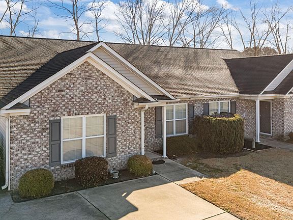 5th image of 2552 Saddleback Drive #A