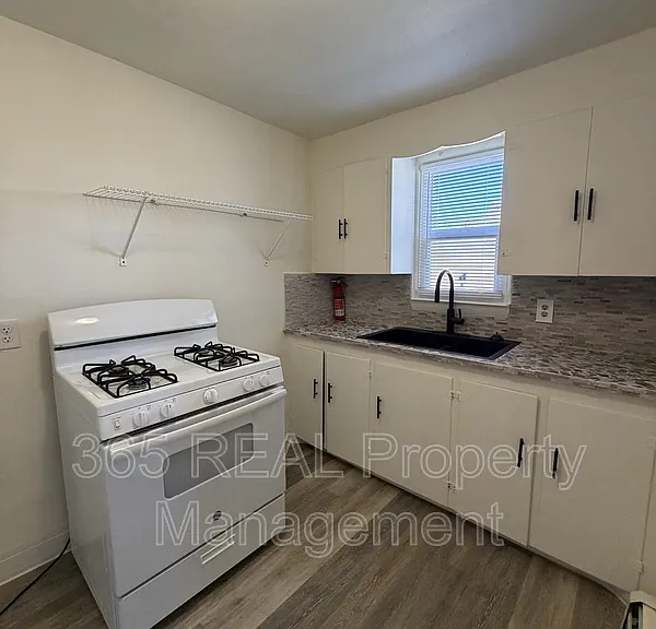 1630 9th Ave #5 — Photo 7