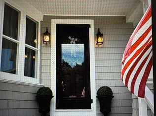 54 Woodlawn Ave, Naugatuck, CT 06770