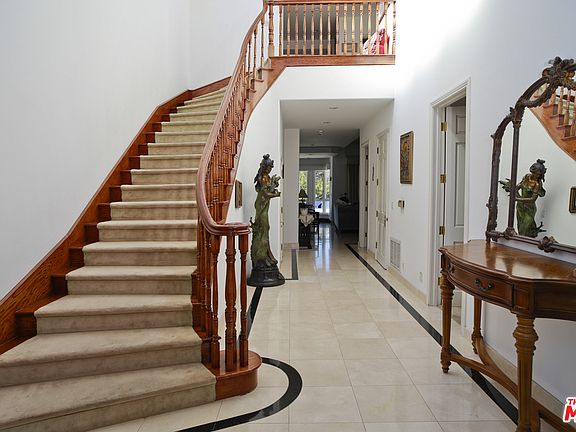 5th image of 661 Lachman Ln
