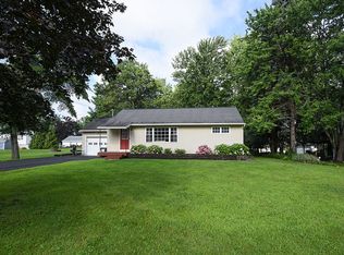 9 Holland Dr, Rensselaer, NY 12144