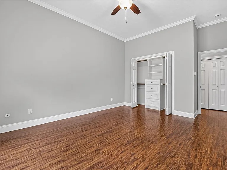 10310 Chevy Chase Dr — Photo 42