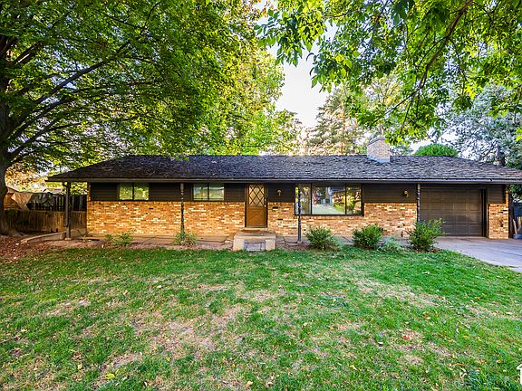 3rd image of 2727 Oneida Ln