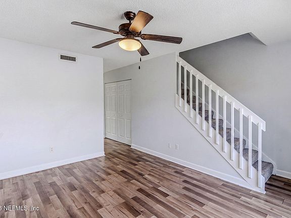 5th image of 2300 TWELVE OAKS Drive #D3