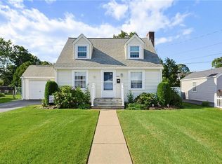 166 Puritan Dr, Warwick, RI 02888