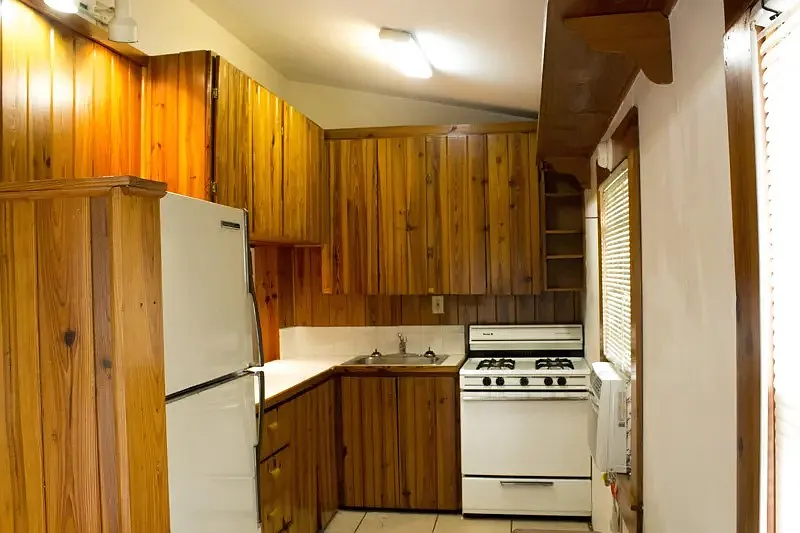 Building Photo - 622 NE 2nd St #3