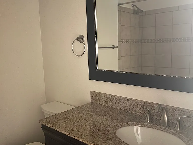 1618 Windsor Ct — Photo 7