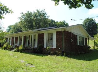 1210 N 1st St, Westmoreland, TN 37186