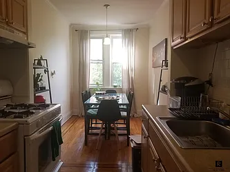 Rented by R New York