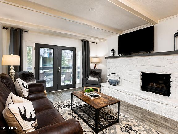 3rd image of 260 Roaring Fork Rd APT 211