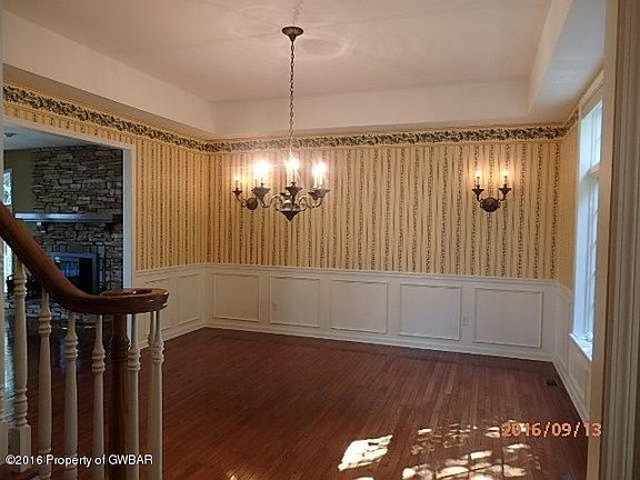 4th image of 25 N Prospect Park Dr