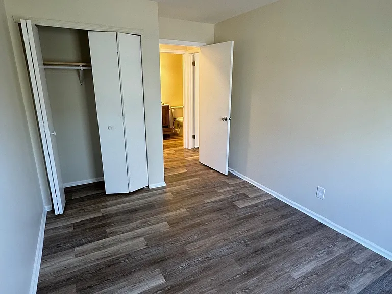 240B Everly Ct #240-B — Photo 15