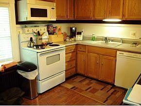 2nd image of 40 Forest St