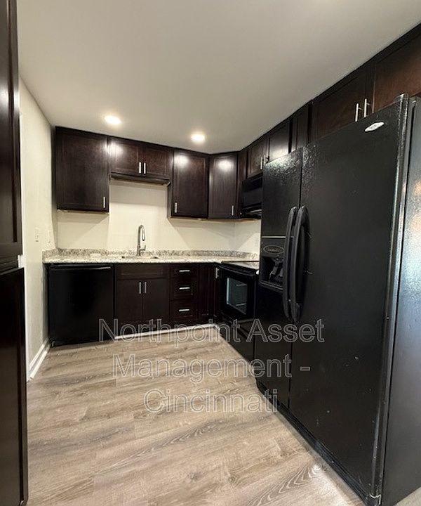 1st image of 2567 Belhaven Dr