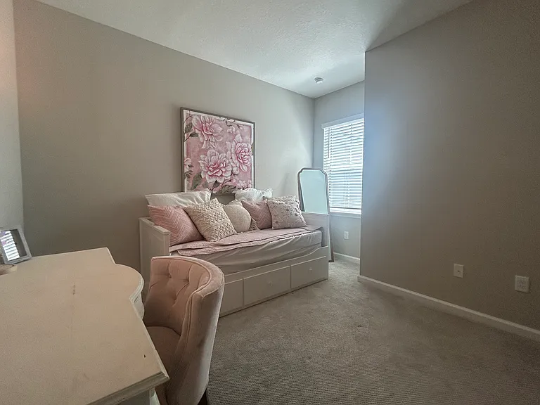 Brandon Lakes Dr — Photo 16