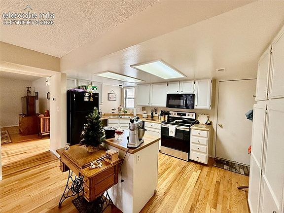 3rd image of 6963 Gayle Lyn Ln