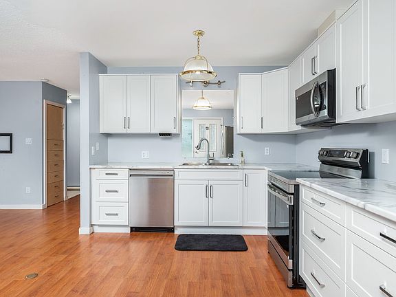 3rd image of 5008 Heritage Dr
