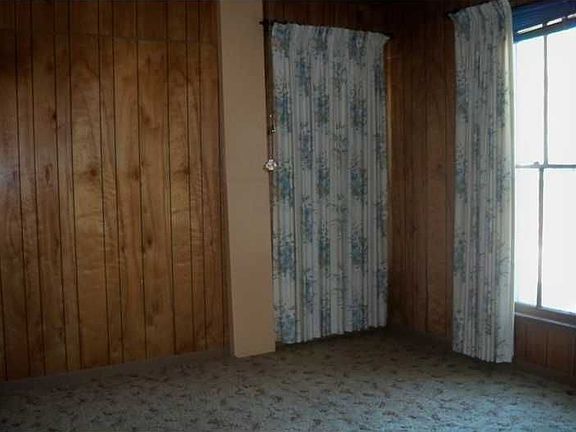 5th image of 611 S Green St
