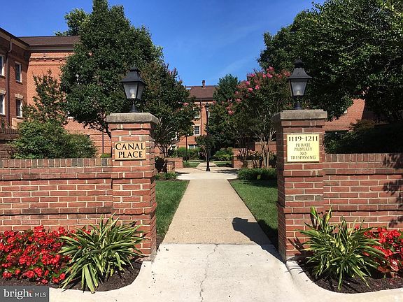 2nd image of 1211 N Pitt St APT 2B
