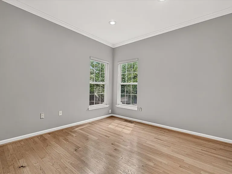 6455 Saddlebrook Ln — Photo 15