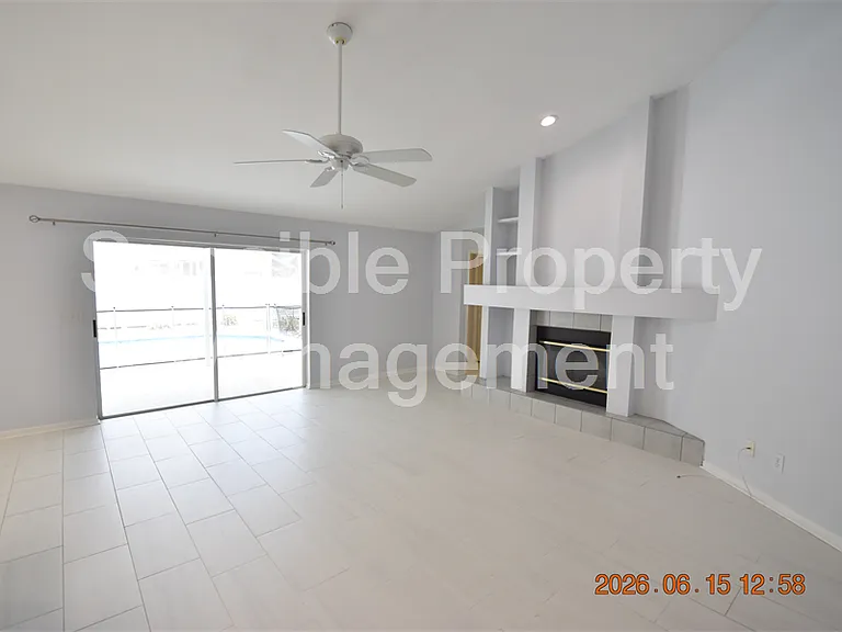 9304 Heritage Oak Ct — Photo 9