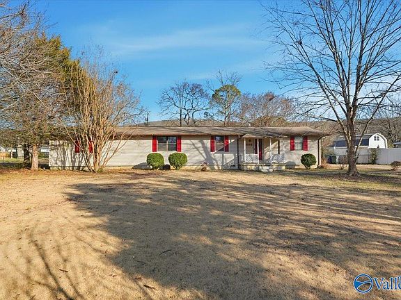 2nd image of 1008 Peck Rd NE