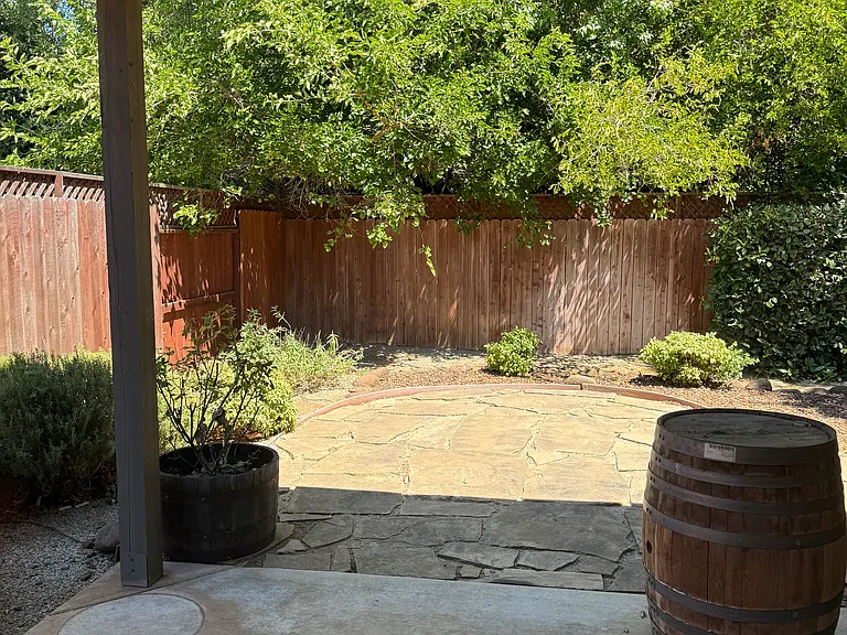 12 Celtic Ct — Photo 17