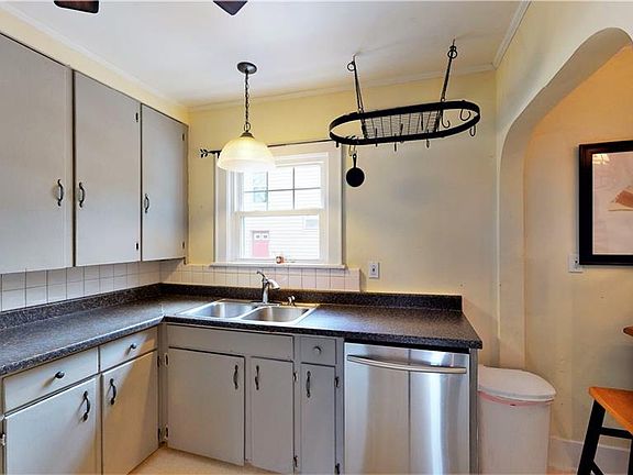5th image of 469 W Grant St