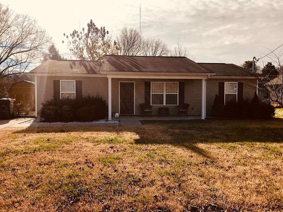 1st image of 1404 Creekwood Dr