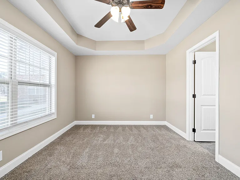 172 Dundee Dr — Photo 7