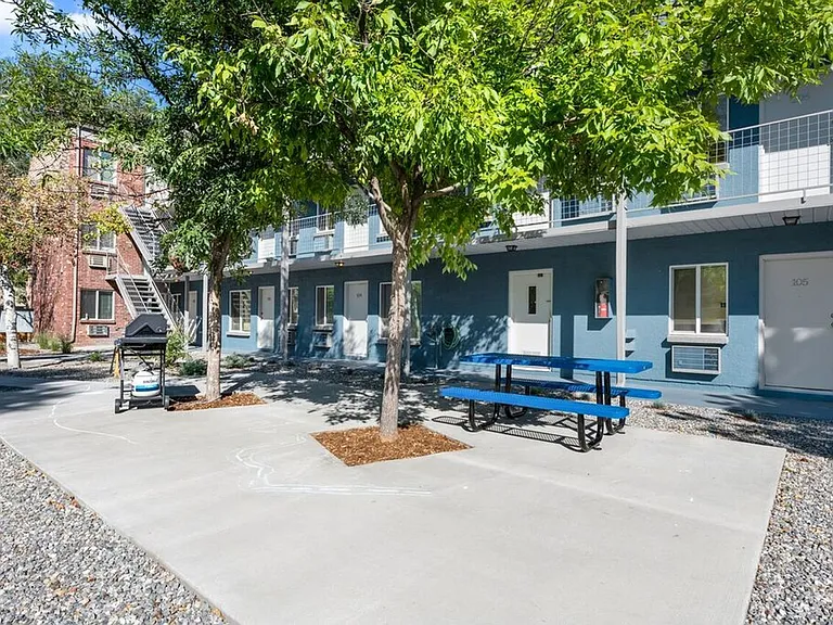 Cresta Run Apartments — Photo 6