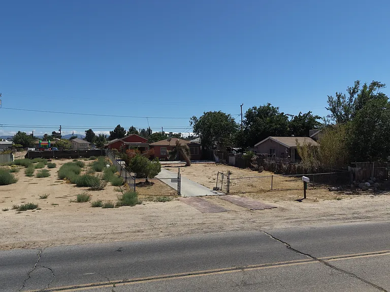16459 Willow St — Photo 3