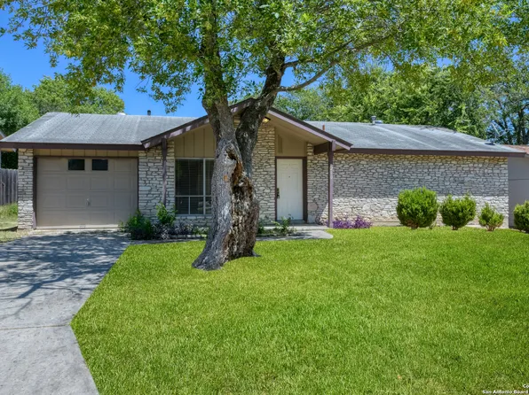 210 Lost Forest, Live Oak, TX 78233