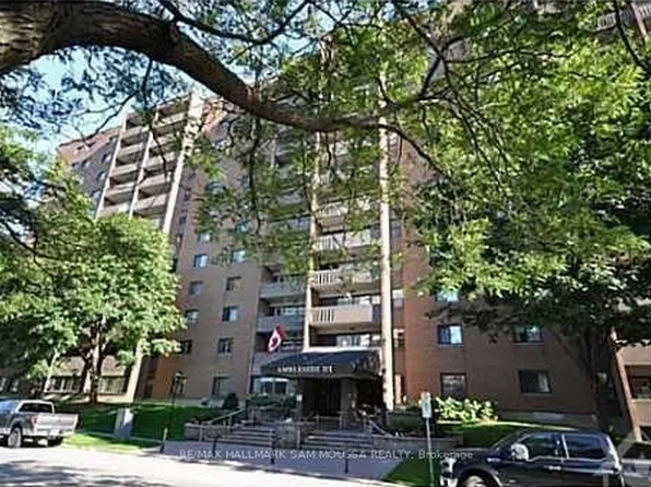 1100 Ambleside Dr, Ottawa, ON