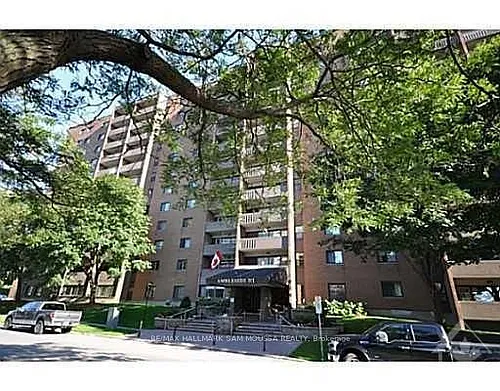 1100 Ambleside Dr Photo 1
