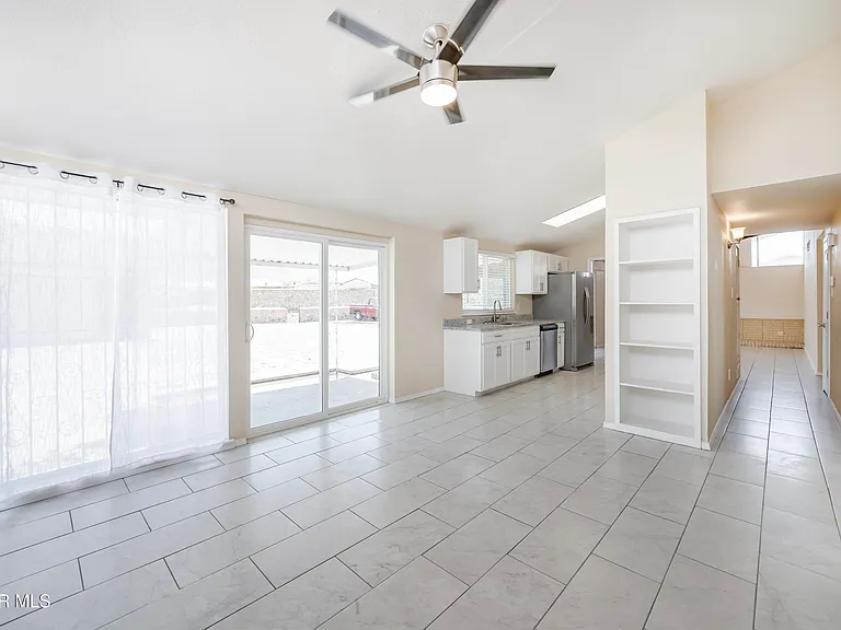 368 Chermont Ct — Photo 8