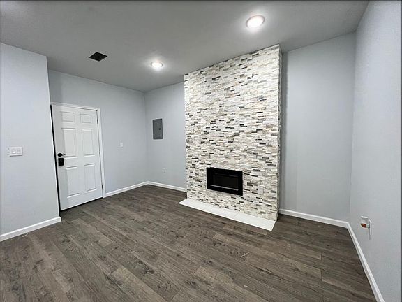 5th image of 5710 Ashland Ave #3