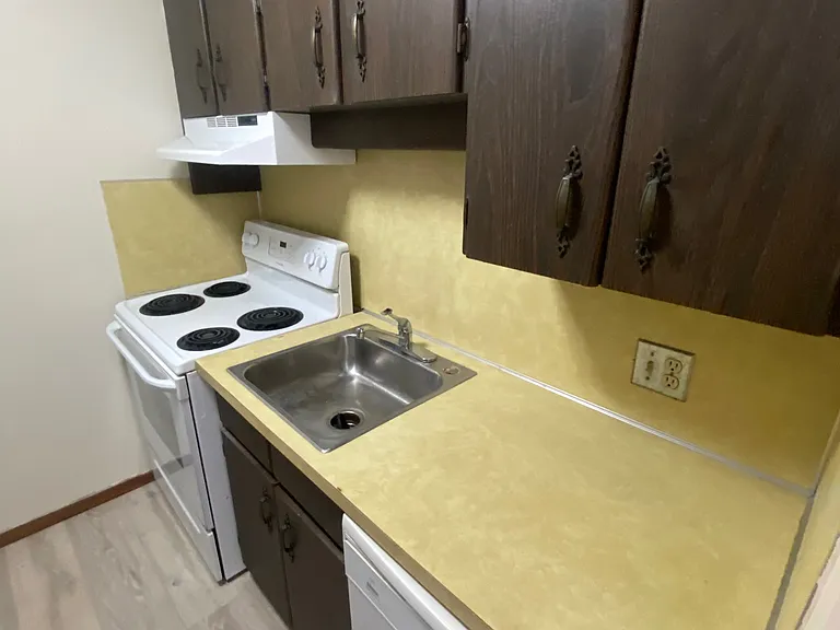 765 Somerville Ave — Photo 3