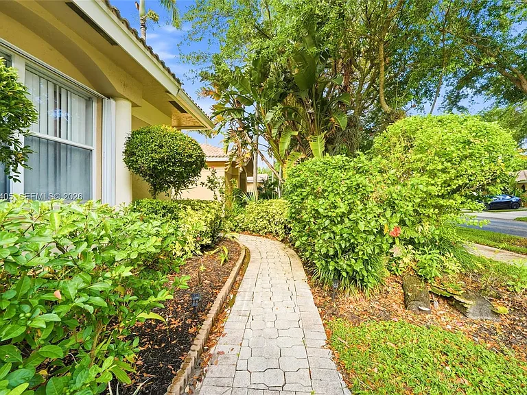 2513 Coral Trace Pl — Photo 20