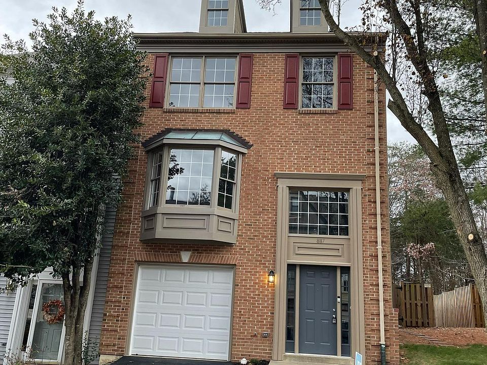 1st image of 887 Tall Oaks Sq SE