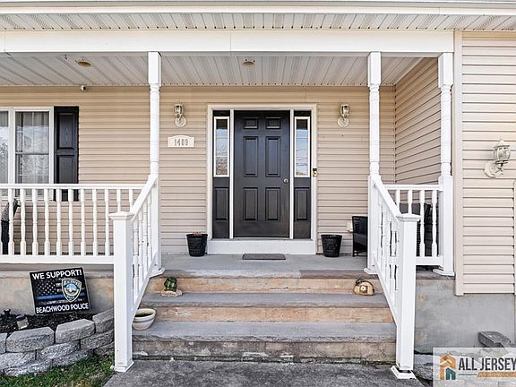 2nd image of 1409 Cable Ave