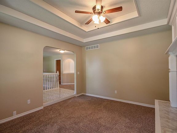 5th image of 1369 E Longhorn Dr