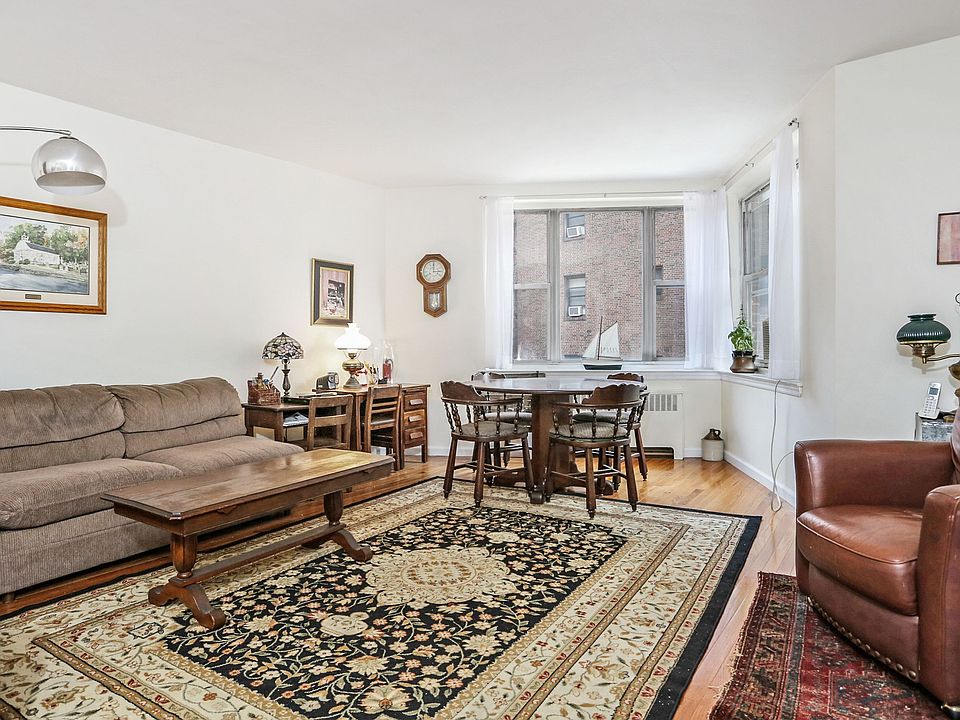 12 Westchester Ave #2D ( 007of 25).jpg