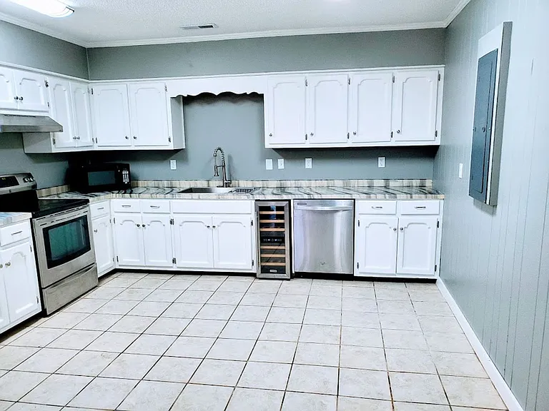3990 Seven Springs Rd — Photo 15