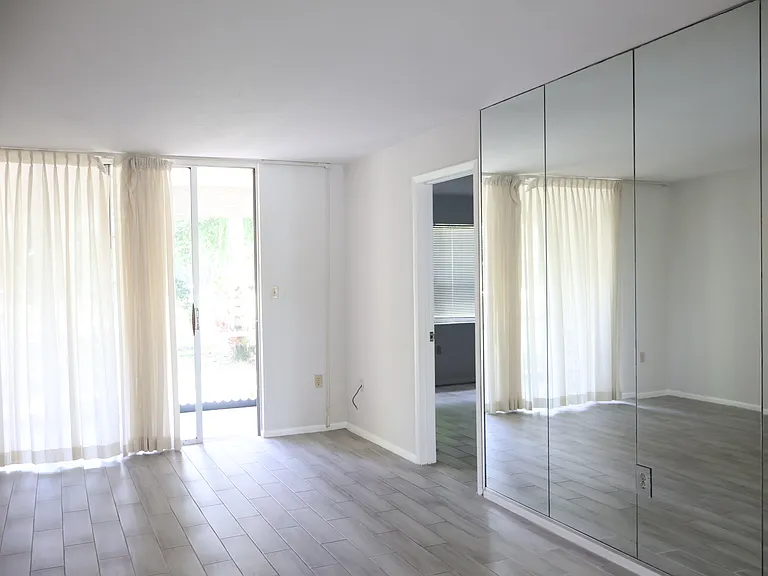 Living/Dining Area