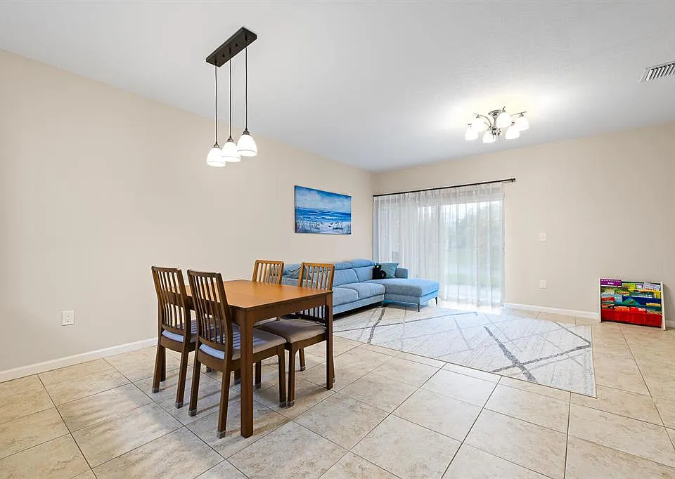8313 Santa Monica Ter