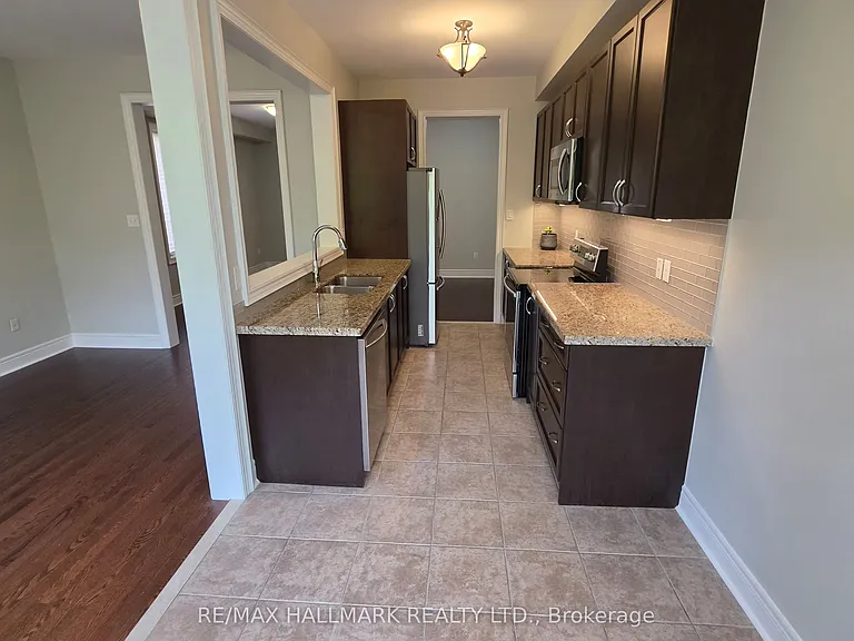 61 Collin Ct — Photo 17