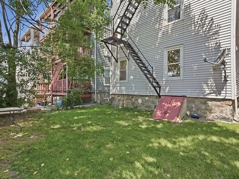 91 Burrell St #1 — Photo 11