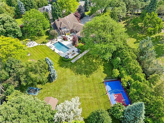 2nd image of 19 Lorraine Gdns