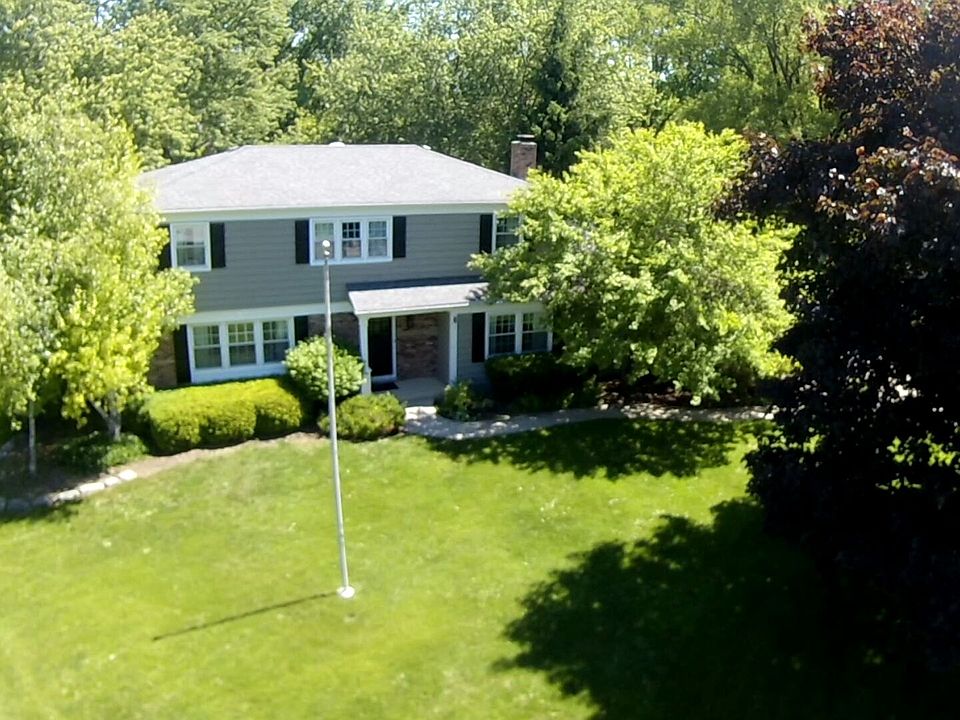 1st image of 736 Thomas Ct